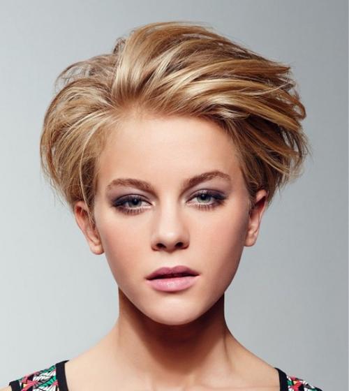 Женственные причёски с удлиненными верхними прядями. 01