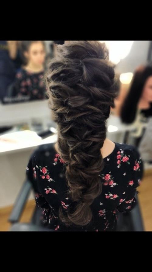 Делаю прическу любой сложности, принимаю в салоне красоты, а так же с выездом на дом, практикую макияж. 03