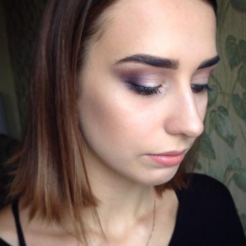 Здравствуйте?  Меня зовут Виктория, я сертифицированный стилист по свадебным прическам и макияжу. 03