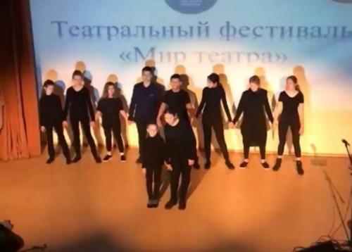 Почему в театральных школах, институтах все студийцы ходят на занятия в чёрной одежде? 01 Почему в театральных школах, институтах все студийцы ходят на занятия в чёрной одежде? 01