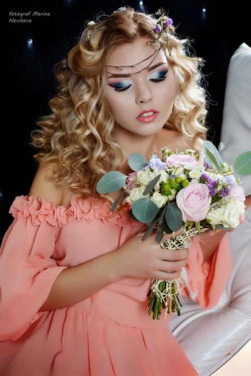 Здравствуйте, девчули! Меня зовут Евгения, я дипломированный парикмахер и стилист по прическам. 01 Здравствуйте, девчули! Меня зовут Евгения, я дипломированный парикмахер и стилист по прическам. 01