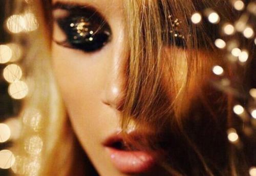 Девушки запись открыта на новогодние корпоративы? 01