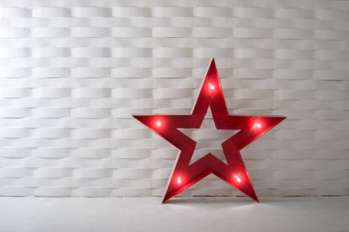 В фотостудии Светлая с новогодними декорациями в этом году вас ожидают красивые фотокарточки: 02