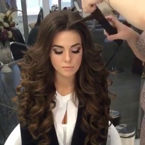 Девочки?  Нужны модели на профессиональный макияж и прическу/укладку? 08