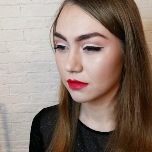 Девочки?  Нужны модели на профессиональный макияж и прическу/укладку? 03