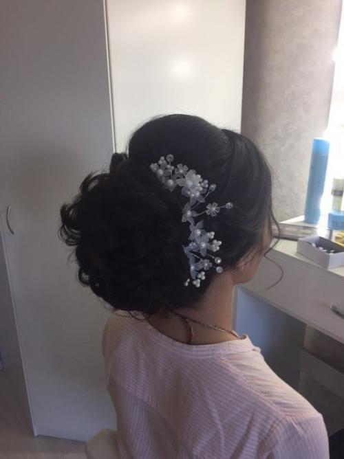 Дорогие девушки!  Свадебные прически (предварительная прическа). 04