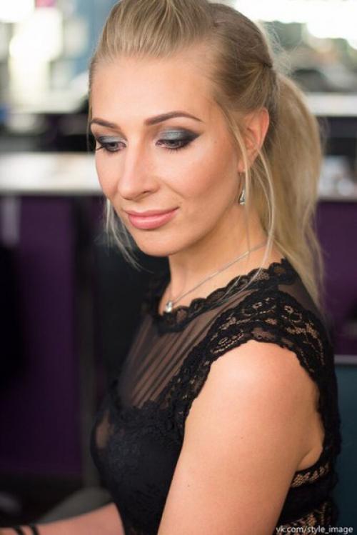 А ты уже решила какой хочешь быть на этот новый год? 03