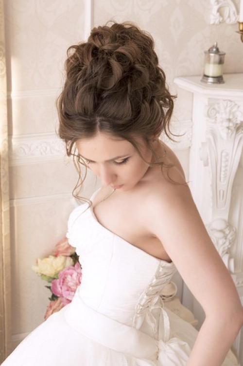 Милые девушки!  Я сертифицированный мастер по причёскам и макияжу, обучалась в Москве. 02