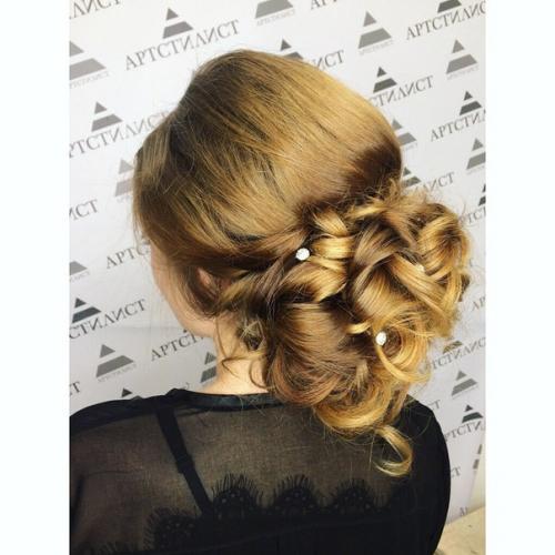 Дорогие дамы!  Меня зовут Анастасия - стилист по причёскам и профессиональный визажист? 04