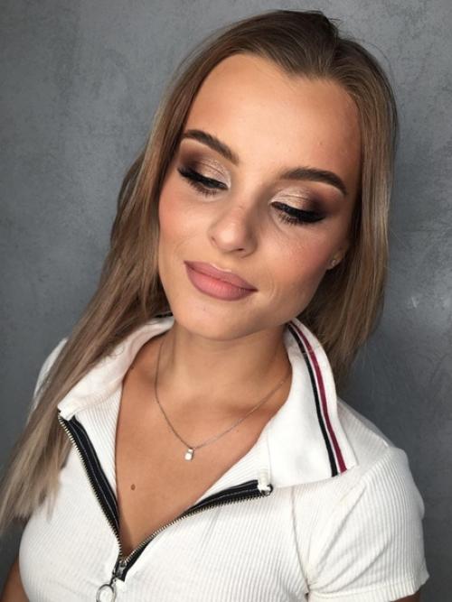 Впереди череда корпоративных вечеров. 04