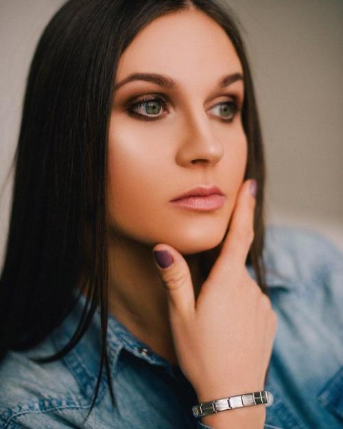 Девочки, принимаю на макияж? 09