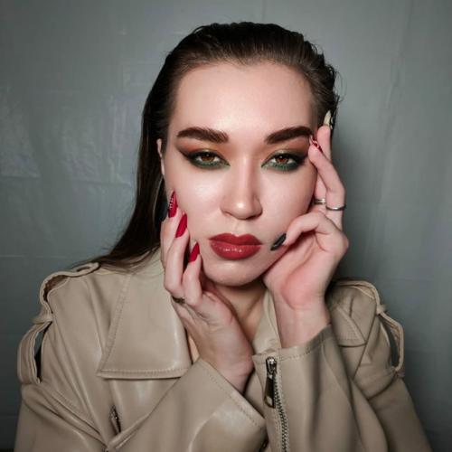 Не загорами новогодние корпоративы, вечеринки и утренники, а это значит, что настало время продумать свой образ: 03