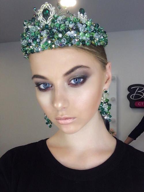 Девочки, принимаю на макияж? 03