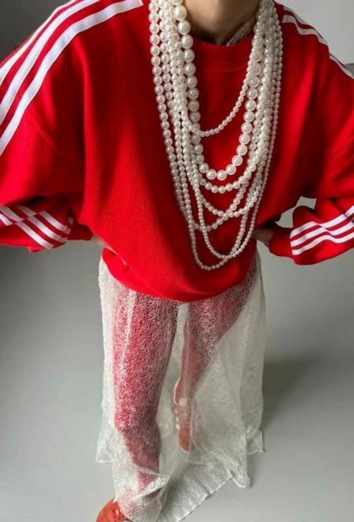 С_наступающим.
Сколько раз я порывалась одеться в красное - уму не растяжимо.  