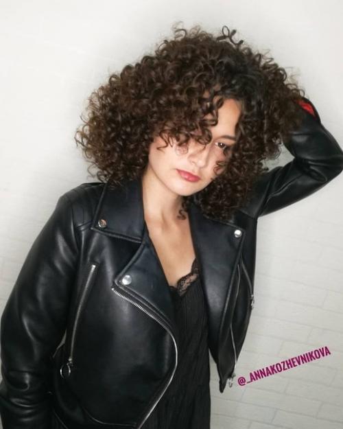 Впереди череда корпоративных вечеров. 06