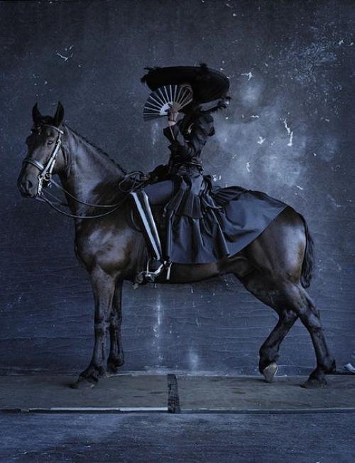 Rebel Riders: фотосессиия Тима Уолкера для Vogue Italia December 2015. 05