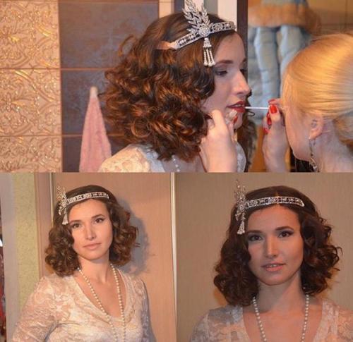 Дорогие девушки!  Предлагаю вам свои услуги по созданию причёсок и макияжа по приятным новогодним ценам и с бесплатным выездом на дом? 07