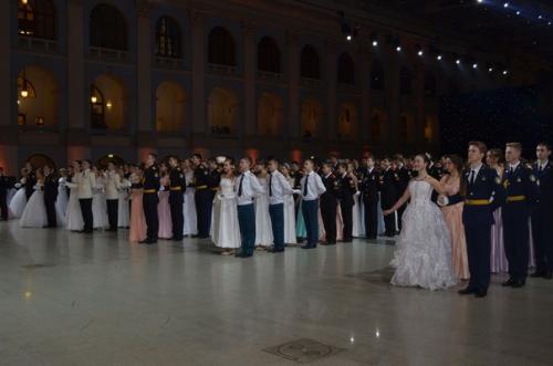 На днях в Москве завершился международный кремлёвский кадетский бал 2016 в честь празднования дня героев отечества. 06