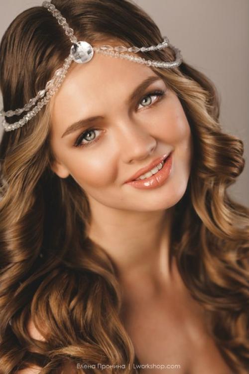 Дорогие девочки!  Для курса визажа нам требуются модели на следующие даты: 5, 6, 8, 9, 13, 14, 15, 16 января в первой половине дня. 05