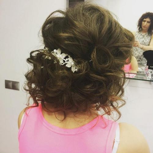 Пришло время новогодних праздников, а это значит, что каждая девушка хочет почувствовать себя неотразимой? 02