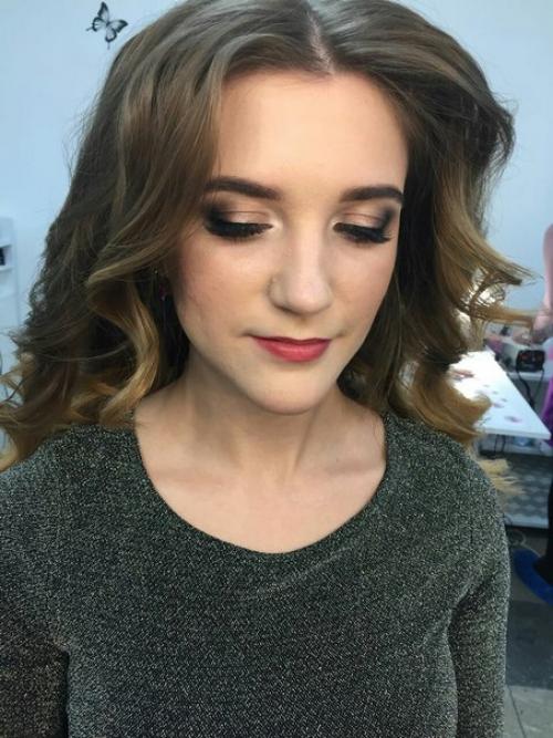 Нужны модели на макияж и прическу/локоны для пополнения портфолио! 06