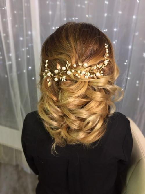 Самый надёжный вариант прически для свадьбы на Кипре - низкий пучок? 02