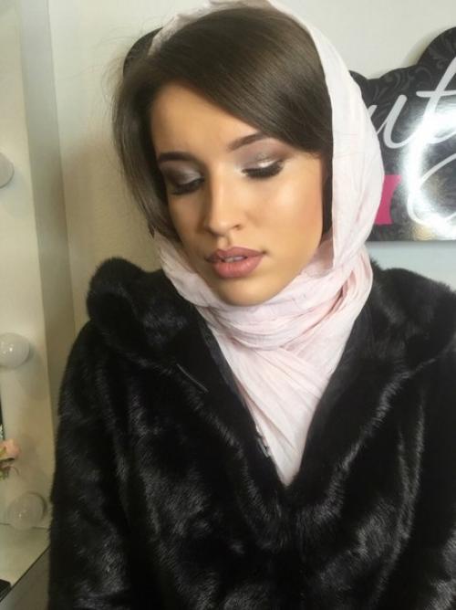 Девочки, принимаю на макияж? 08