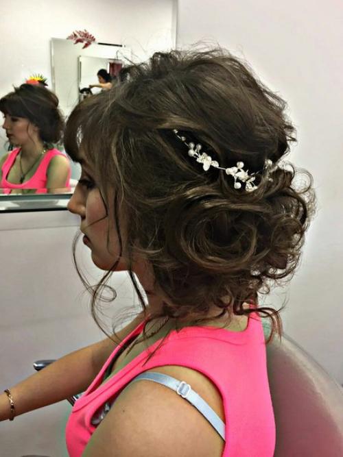 Пришло время новогодних праздников, а это значит, что каждая девушка хочет почувствовать себя неотразимой? 01