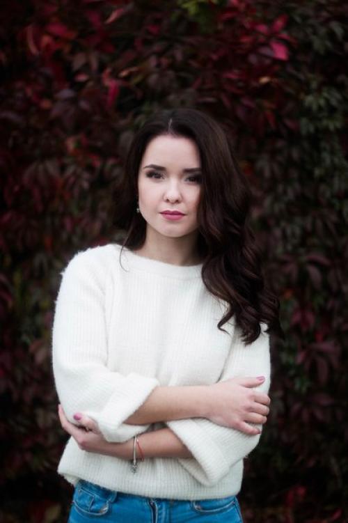 Добрый вечер!  Предлагаю воспользоваться услугами салона красоты Вдохновение. 03