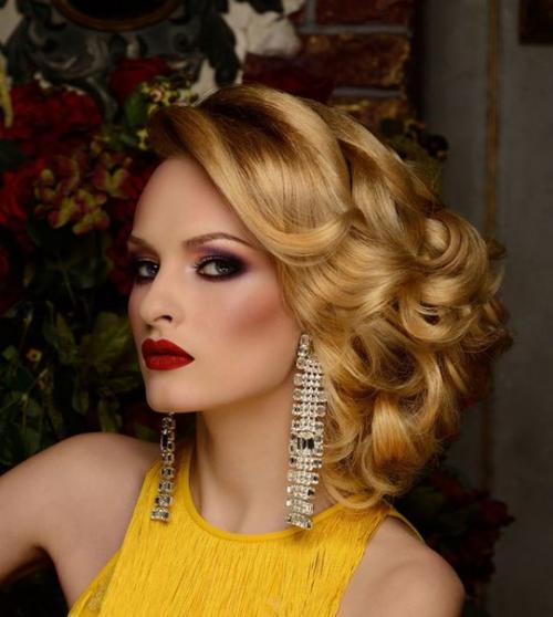 Новый год - самый любимый и долгожданный праздник, к которому готовятся тщательно и заблаговременно. 04