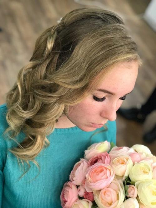 Дорогие девушки!  Сделаю макияж и прическу на любое торжество, цена до середины декабря 1000 руб за полный образ. 04