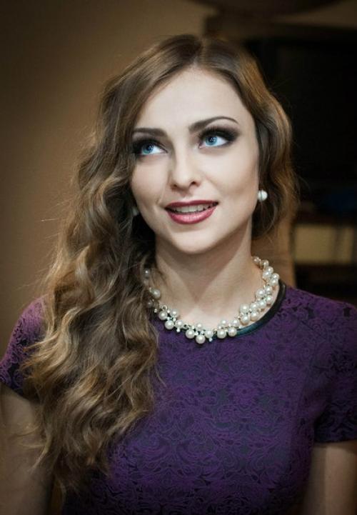 Добрый вечер!  Предлагаю воспользоваться услугами салона красоты Вдохновение. 08