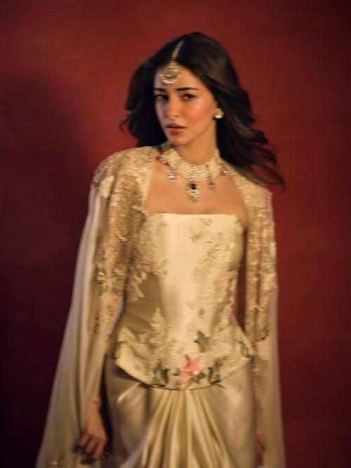 Полный фотосет с новым образом Ананьи для свадьбы друзей. 07