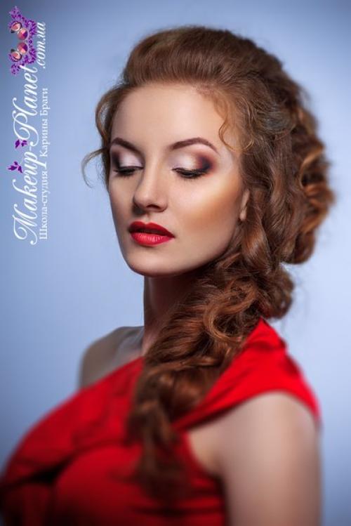 Днепр?   6 марта лично мне на мастер-класс нужны девушки до 27 лет с чистой кожей, которые умеют позировать и не бояться публики. 08