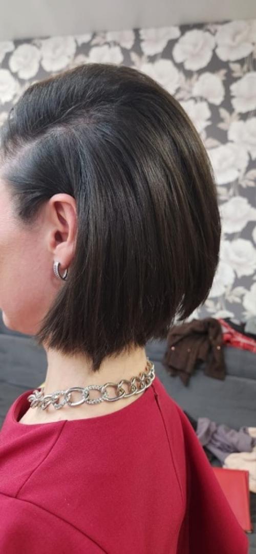 Подбирать макияж, прическу и цвет волос нужно не только под одежду, но и в соответствие с формой лица и цветотипом кожи. 03