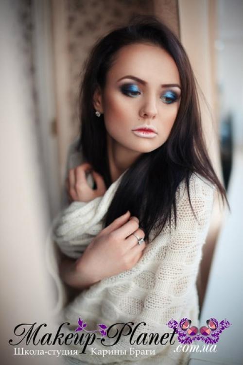 Днепр?   6 марта лично мне на мастер-класс нужны девушки до 27 лет с чистой кожей, которые умеют позировать и не бояться публики. 01