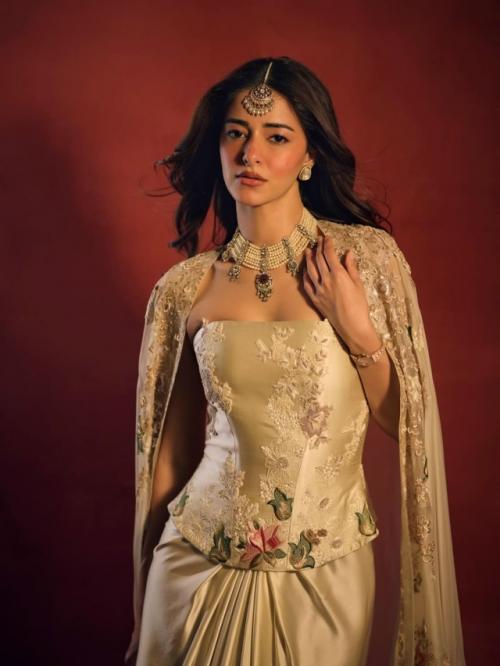 Полный фотосет с новым образом Ананьи для свадьбы друзей. 06