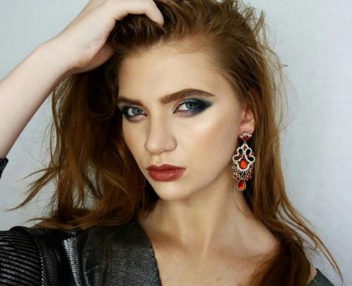 Милые девушки, приглашаю вас на макияж (вечерний, дневной, свадебный, выпускной итд) и моделирование, коррекцию и окраску бровей. 04