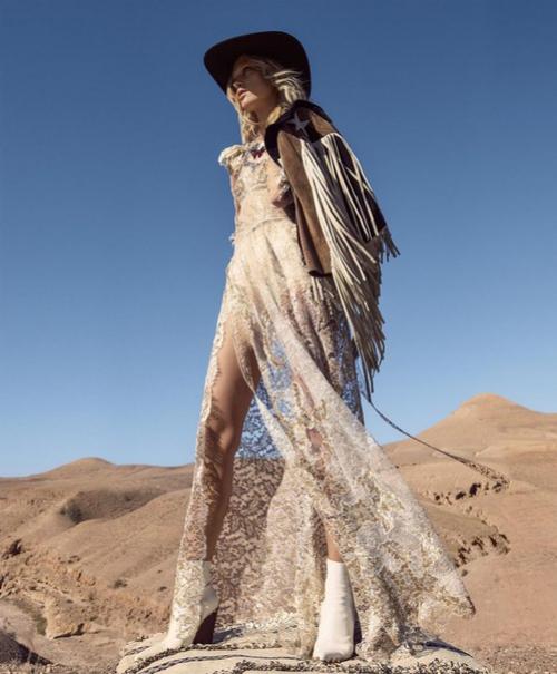 Welcome to Spring: Лаура Джули в фотосессии Камиллы акранс для Harper's Bazaar US March 2016. 01