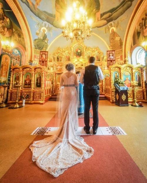 Сегодня прошла свадебная выставка в Миассе и у меня появилось настроение и желание поделиться прекрасным событием из нашей жизни. 09