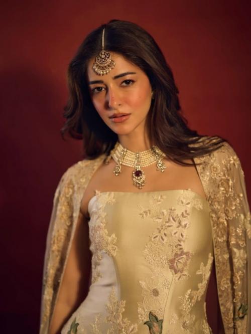 Полный фотосет с новым образом Ананьи для свадьбы друзей. 05