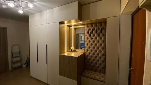 Прихожая на заказ в современном стиле с элементами минимализма выполнена. 05