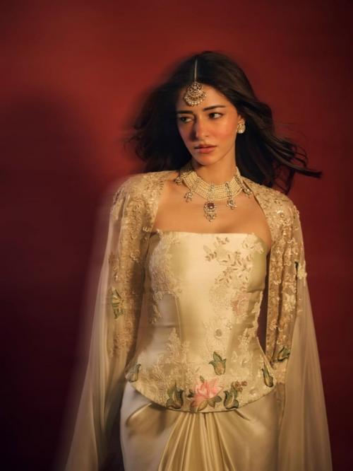 Полный фотосет с новым образом Ананьи для свадьбы друзей. 08