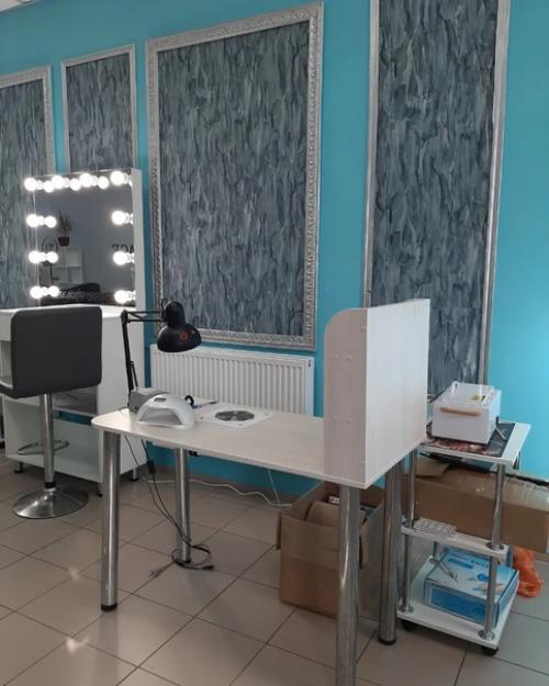 В большой уютной, красивой студии сдаются рабочие места. 01