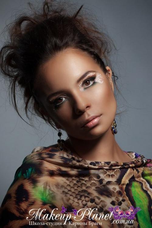 Днепр?   6 марта лично мне на мастер-класс нужны девушки до 27 лет с чистой кожей, которые умеют позировать и не бояться публики. 05