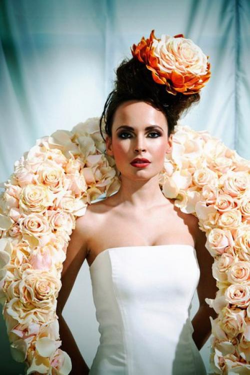 Парад неординарных невест представила на цветочном шоу, прошедшем в рамках свадебной выставки в Брно, флорист из Чехии мари биттнерова. 03