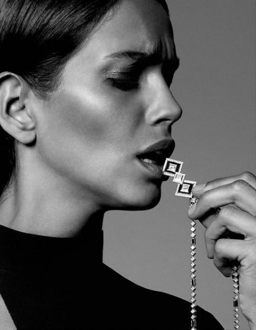 Amanda Wellsh в модной фотосессии. 03