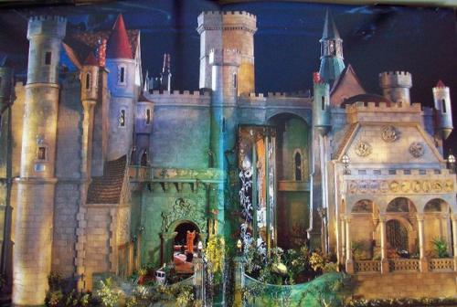 Что-то мы всё про взрослых, а группа то с детскими вещами? 04