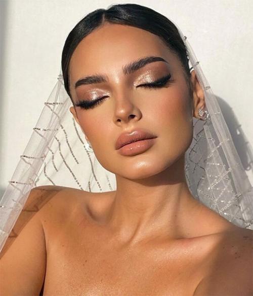 Тренды свадебного макияжа 2024: нашли 5 беспроигрышных идей для невесты. 01