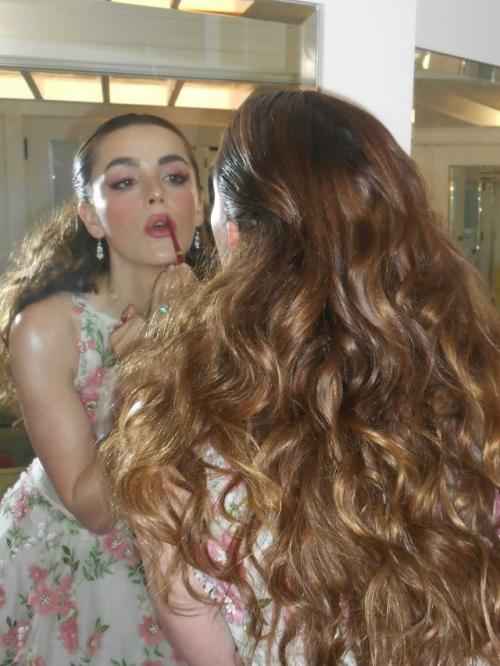 Визажист кирнан поделиося с нами снимками с подготовки актрисы к вечеринке Vanity Fair Oscar Party. 02